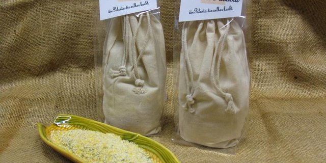 Die Idee für die preisgekrönte Chrütli-Polenta kam Christian Bruhin im Gespräch mit Kunden. (Bild linthmais.ch)