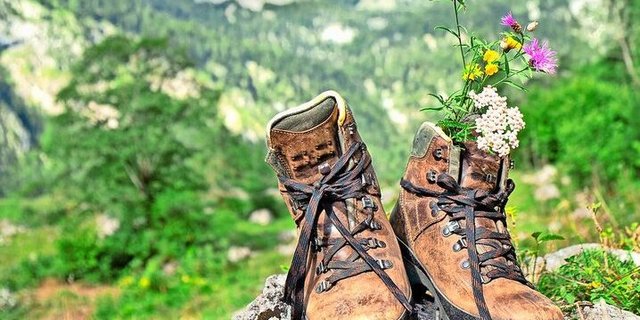 Grundsätzlich sind Ferien zu beziehen, beispielsweise durch Wandern in der Schweiz. Nur ausnahmsweise können Ferien ausbezahlt werden. 