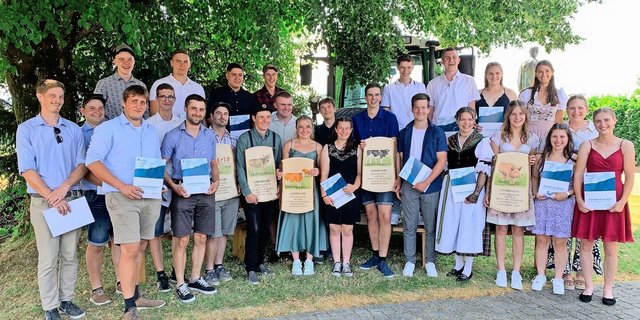 Die Absolvent(innen) der Klasse 3a am BBZN Hohenrain. 