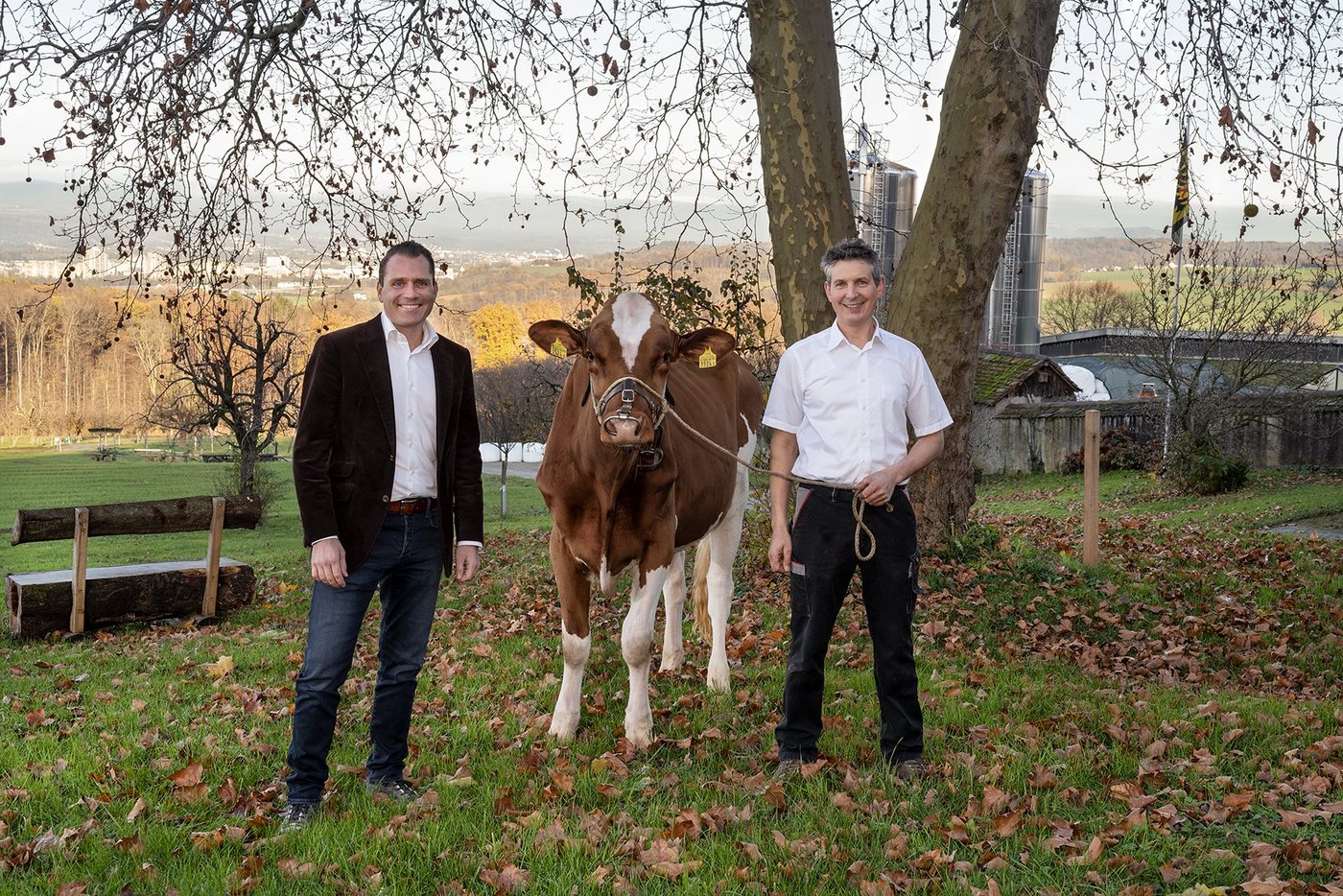 Tobias Schmied, Geschäftsführer der Marti AG Pratteln, und Landwirt Jürg Degen. (Bild Barbara Sorg, Esaf Pratteln im Baselbiet)