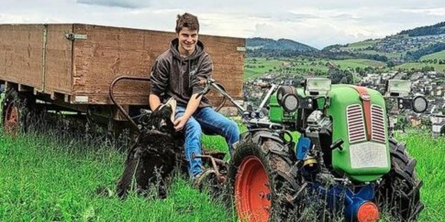 Die erste eigene Maschine von Lukas Stadelmann war sein Rapid Spezial, den er selber restauriert hat.