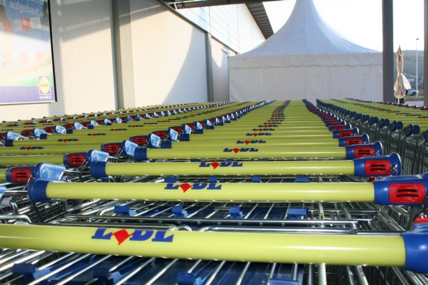 Ein Grossteil der CO2-Emissionen kommen aus dem Transportbereich. (Symbolbild Hans Rüssli)