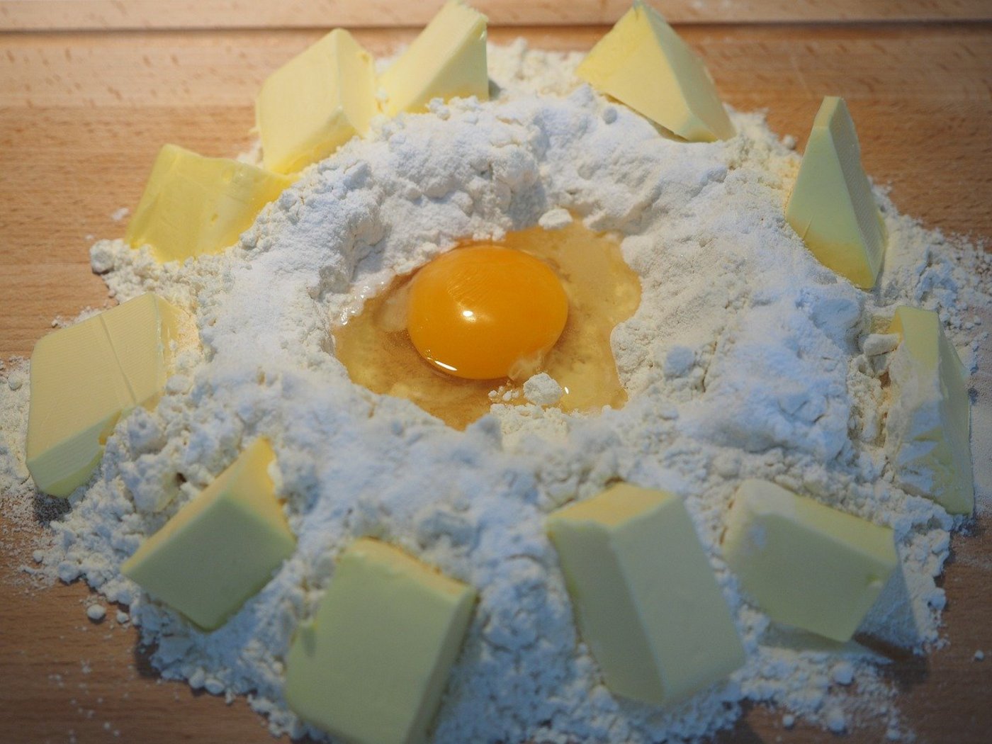 In der nahenden Vorweihnachtszeit wird in der Schweiz wieder vermehrt gebacken. Das treibt die Nachfrage nach Eiern und Butter in die Höhe. (Bild Pixabay)