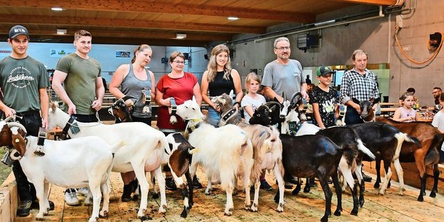 Einer der Höhepunkte des Tages: Die stolzen Züchter und Züchterinnen präsentierten die Rassensiegerinnen. 