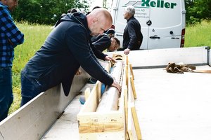 Besichtigung des Pumpsystems bei der Trafo-Station am Rhein.