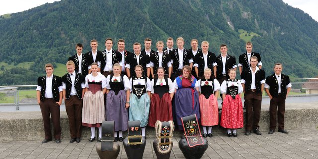 Sie können erleichert sein, denn sie haben es geschafft: Die 3. Klasse der Berufsfachschule am Inforama Berner Oberland. (Bild: zVg)