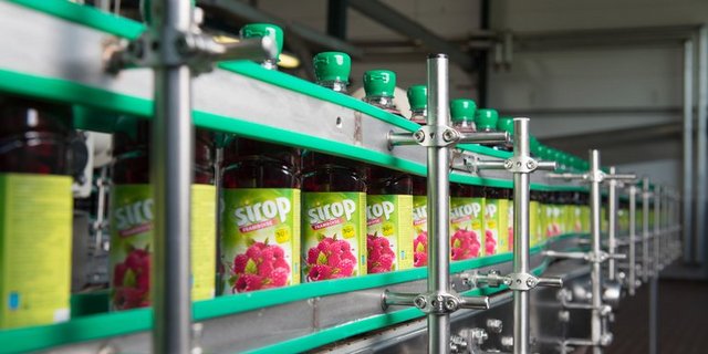  Das EU-Ziel, wonach bis 2025 ein Viertel der PET-Flaschen aus Recycling-Material bestehen, hat die Migros bereits erreicht. (Bild Migros)