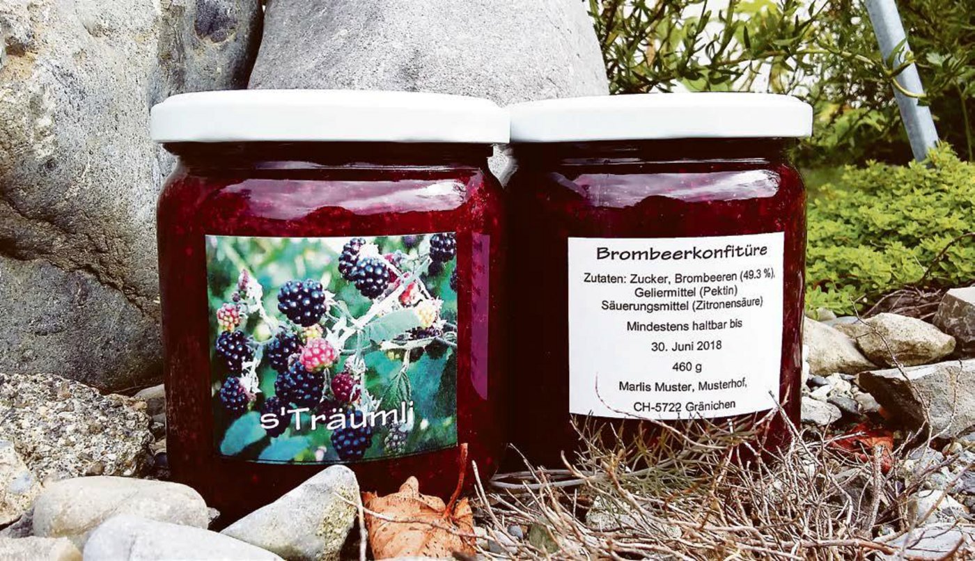 So sieht die Konfitüre-Kennzeichnung für den Direktverkauf nach neuem Gesetz aus. Grund- und Detailpreis werden am Regal angeschrieben. (Bild Manuela Isenschmid-Huber)