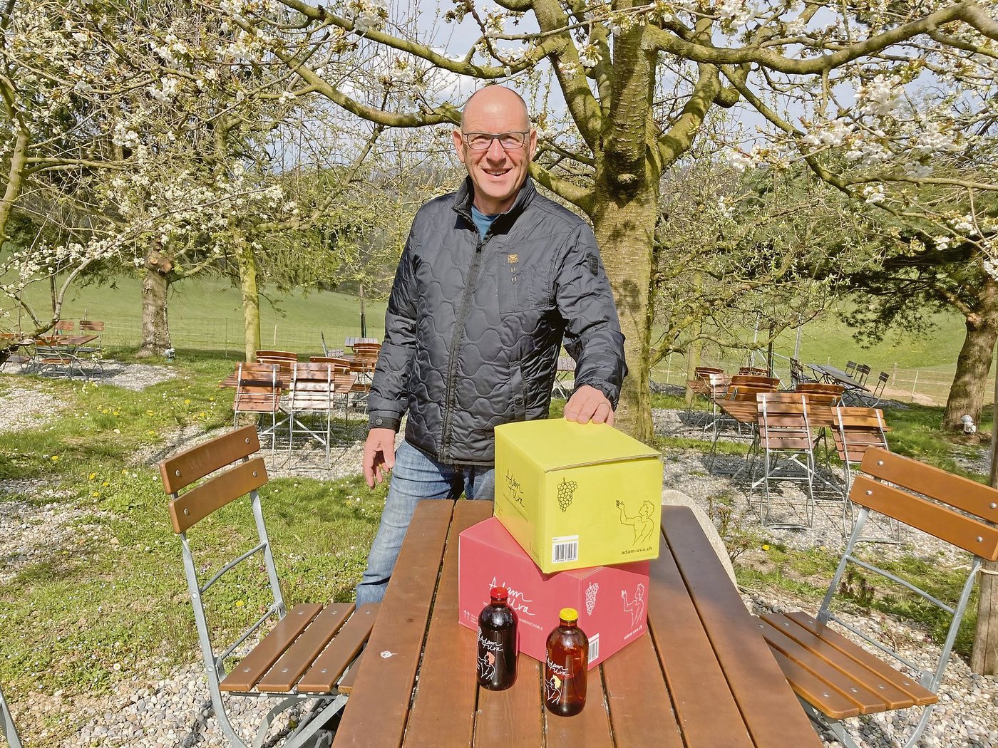 Der Buchberger Winzer Markus Simmler hat die erfrischende Traubenschorle Adam+Uva lanciert, die in roter und weisser Version erhältlich und nur leicht süss ist.(Bild Alexandra Stückelberger)
