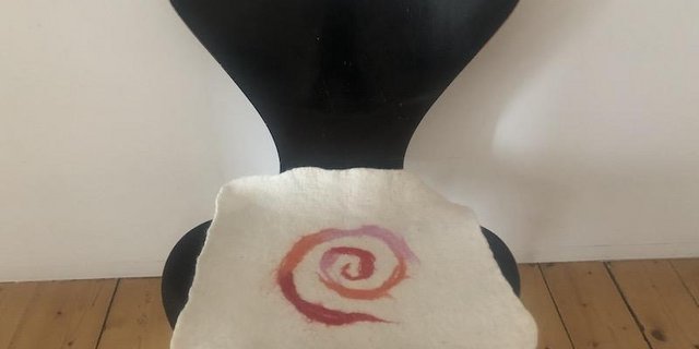 Das fertig gefilzte Stuhlkissen. (Bilder et)