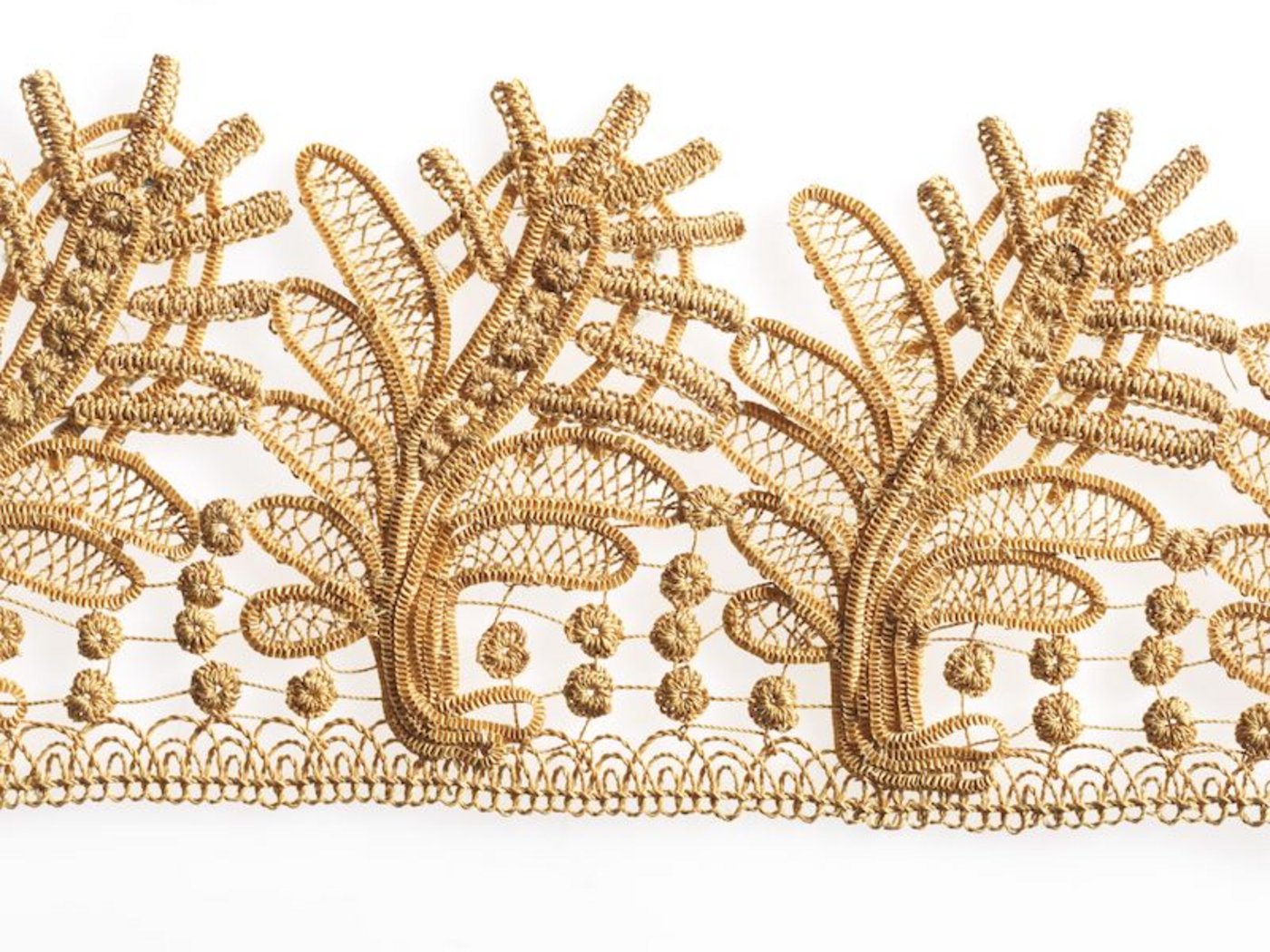 Diese Bordüre ist nicht etwa aus Gold, sondern filigran aus Stroh gearbeitet. (Bilder zVg)