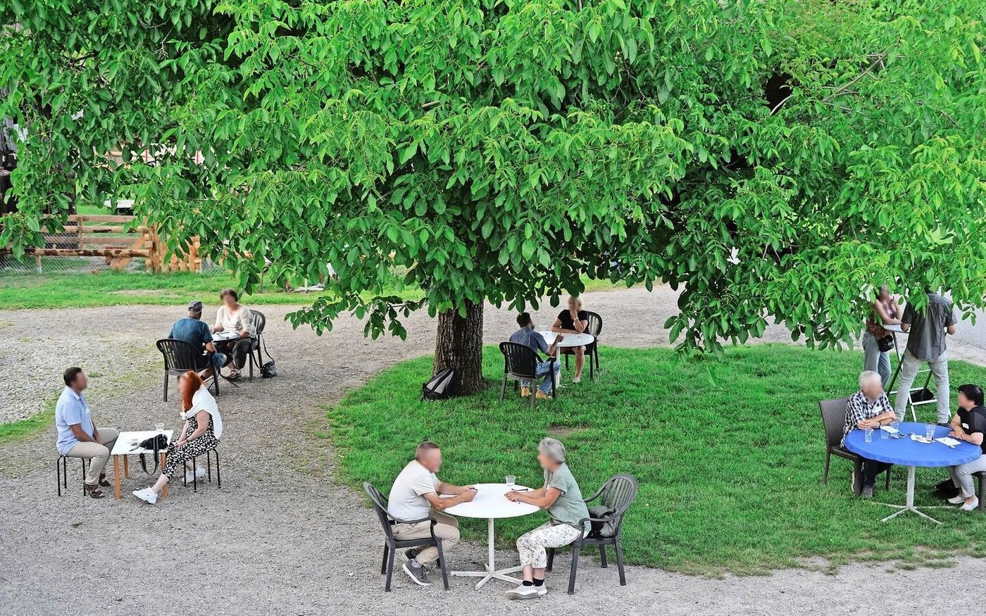 14 Paare nahmen am Speed-Dating teil und haben sich während einer Stunde näher kennengelernt.