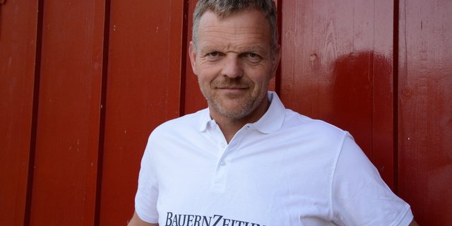 Bildlegende: Walter Lüthi war aktiver Schwinger. Nun steigt er für die BauernZeitung in die Hosen. (Bild sb)