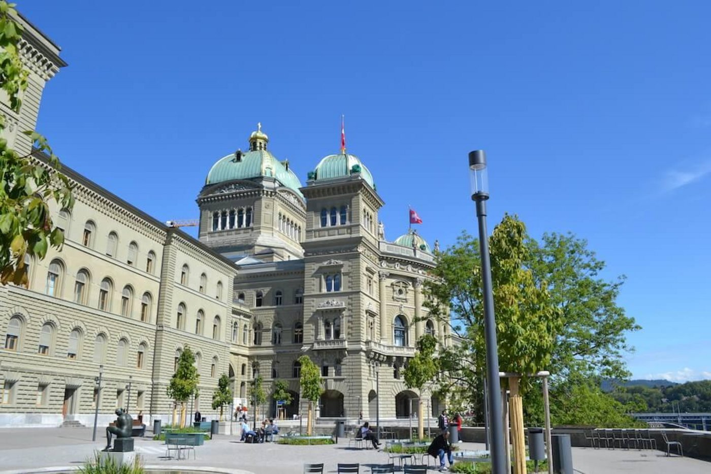 Der Wolf spielte diesen Herbst häufiger eine Hauptrolle unter der Bundeshauskuppel. (Bild jsc)