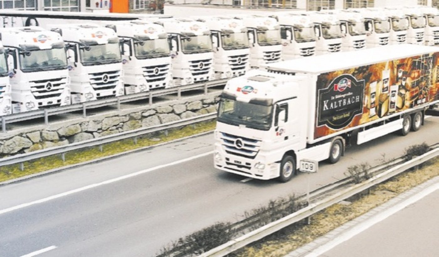 Emmi-Lastwagen unterwegs: Dass die Abhängigkeit zwischen dem In- und Ausland wächst,  liegt nicht zuletzt an den Fortschritten beim Transport. (Bild Emmi)