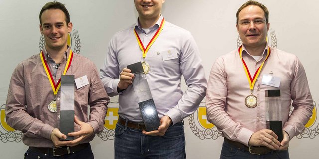 Patrick Thomi gewann die Scheizermeisterschaft der Bier-Sommeliers vor Fabian Albrecht und Martin Droeser. (Bild Tobias Stahel)