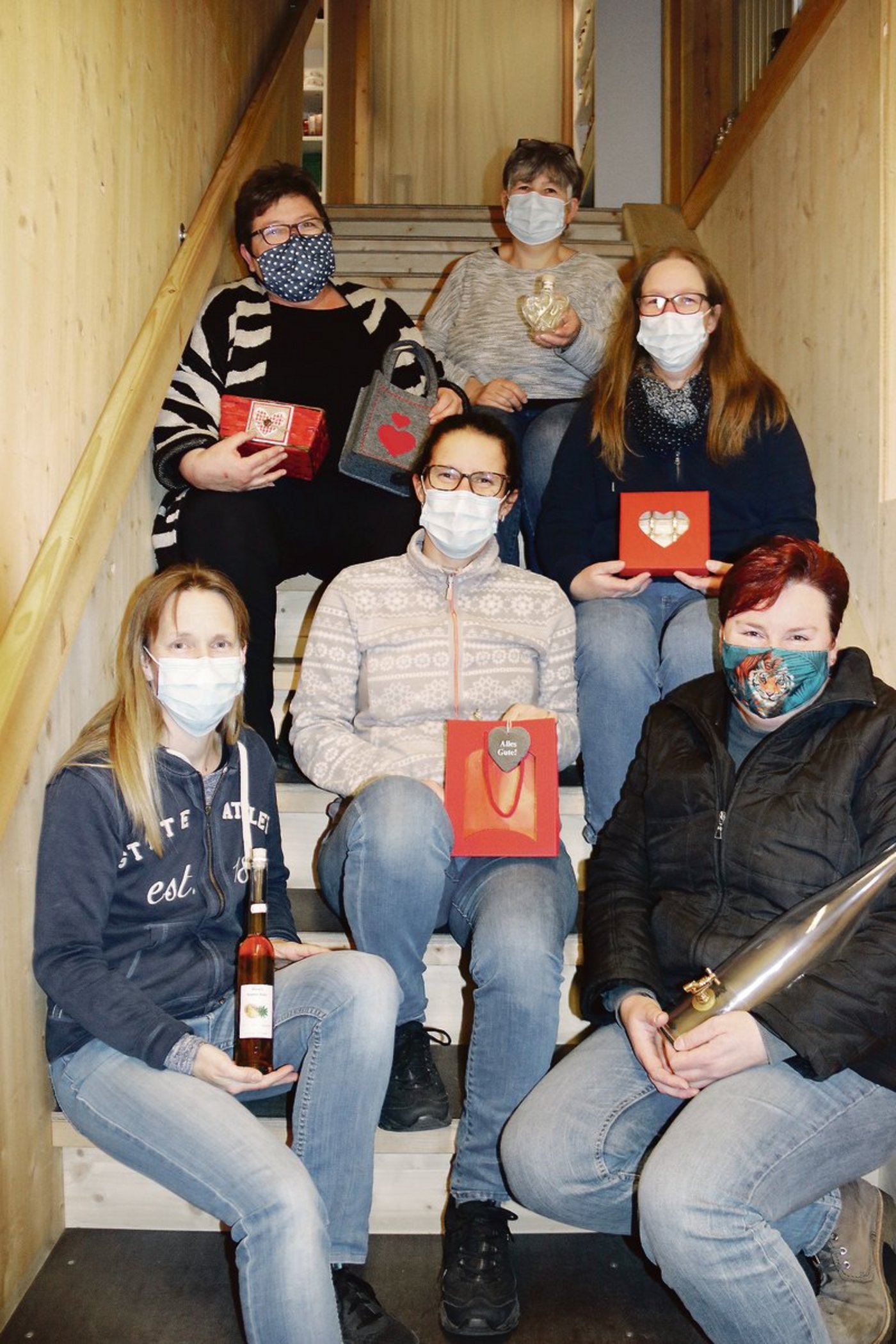 Vom Einfraubetrieb zur erfolgreichen Geschäftsinhaberin: Marianne Iberg (rechts) beschäftigt heute sechs bis zehn Mitarbeiterinnen und Mitarbeiter je nach Arbeitsanfall.