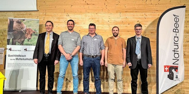 Präsident Mathias Gerber mit den drei neu gewählten Vorstandsmitgliedern Frédéric Choulat, Peter Küng, André Schmid und Geschäftsführer Daniel Flückiger (v.l.).