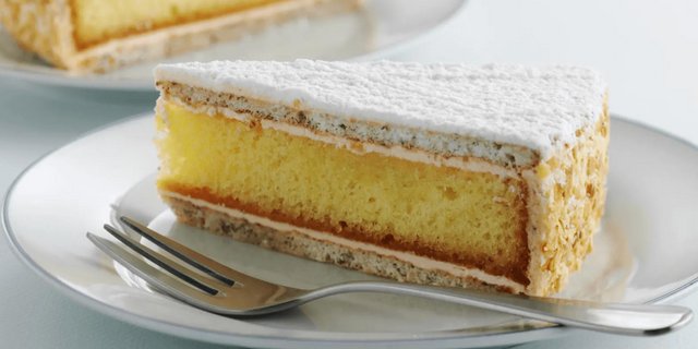 Geografische Angaben bringen einen Wettbewerbsvorteil, schreibt der Bundesrat. Z. B. für die Zuger Kirschtorte. (Bild Screenshot Siwssmilk.ch) 