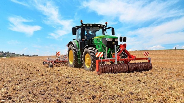 Viele Felder wurden in den letzten Tagen abgeräumt. Wie geht es dem Boden darunter und was braucht er jetzt?