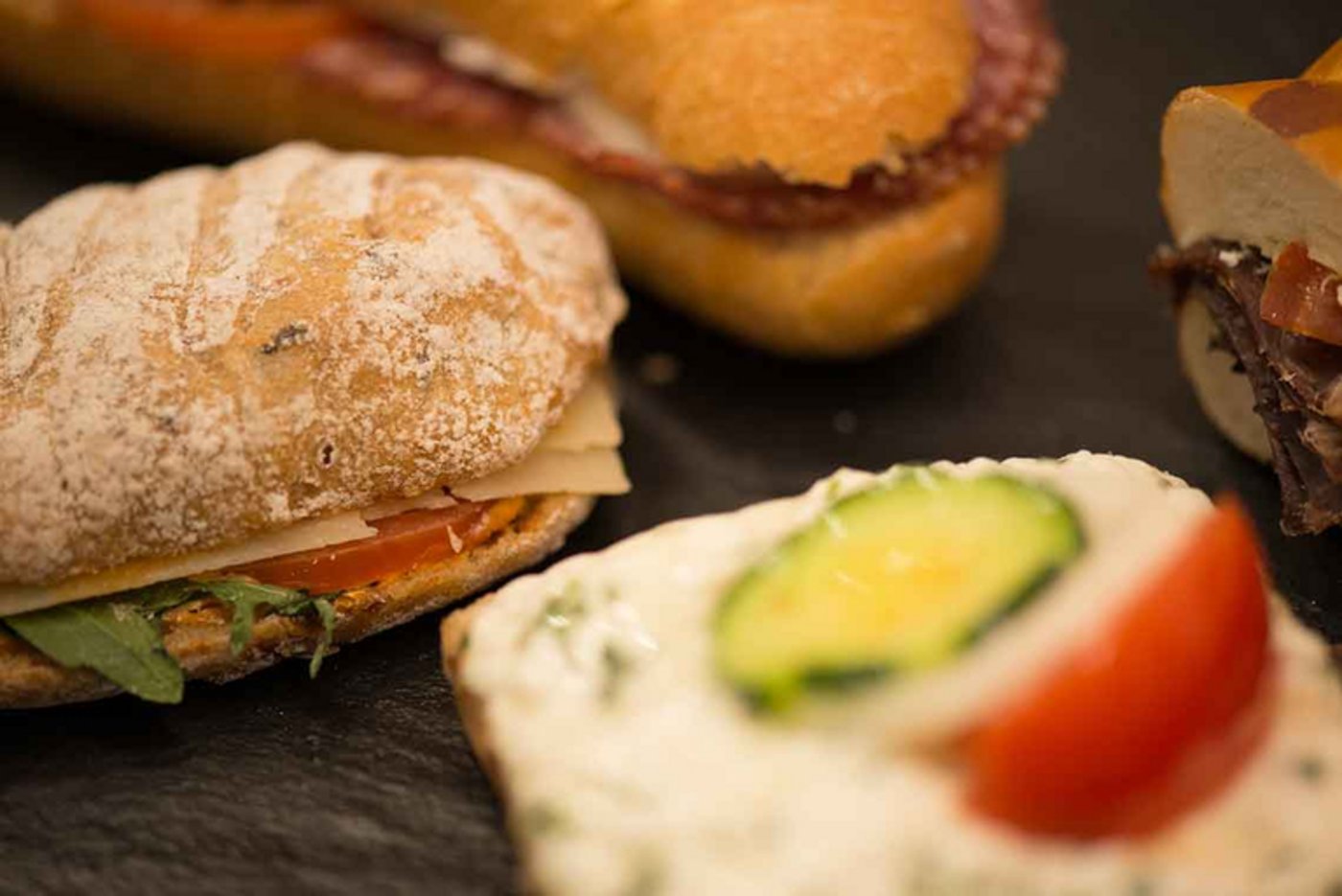 Bald bietet die Äss-Bar an der Berner Länggasse Lebensmittel vom Vortag an. (Bild Ässbar)