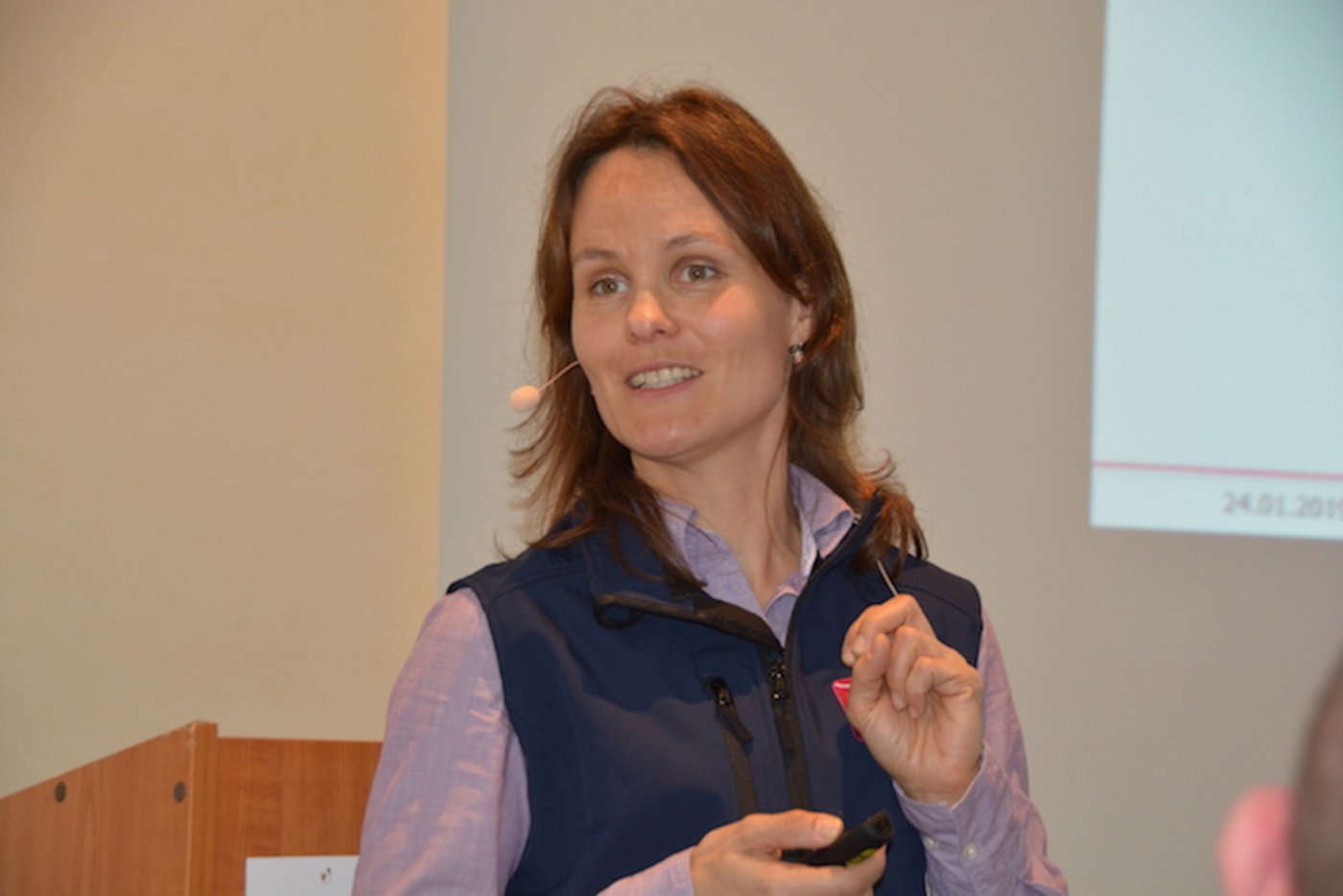 SGD-Tierärztin Corinne Giese referierte über die Anwendung von Arzneipflanzen im Schweinestall. (Bild aem)