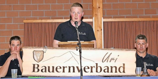 Die junge Führungscrew des Bauernverbands Uri: Geschäftsführer Linus Ettlin, flankiert von den Co-Präsidenten Sergio Poletti und Max Müller (r.).
