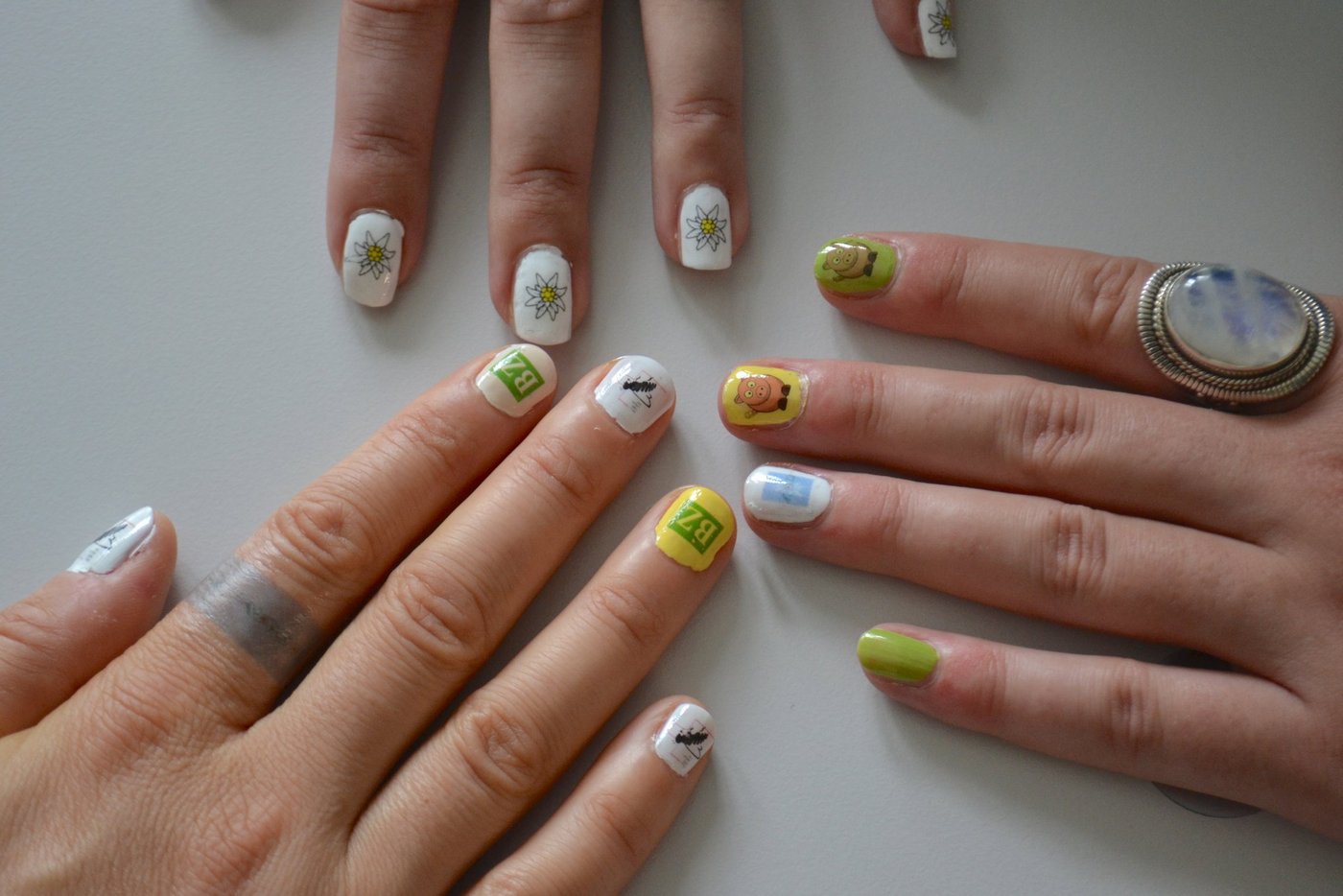 Der Sujetwahl sind keine Grenzen gesetzt: Blumen, Tiere oder sogar das Logo der Lieblingszeitung oder des Vereins, indem man sich engagiert. (Bilder BauZ)