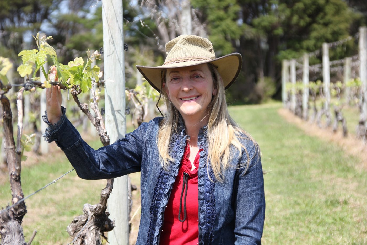 Veronika Evans-Gander ist im bündnerischen Safien-Camana auf einem Bauenrhof aufgewachsen. 1993 ist sie mit ihrem Mann David Evans, einem neuseeländischen Önologen, nach Neuseeland ausgewandert. (Bild Matthias Stadler)