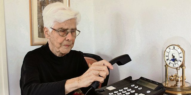 Ein dubioser Anruf? Am besten legt man den Hörer gleich wieder auf. (Bild: Sanna Bührer Winiger) 