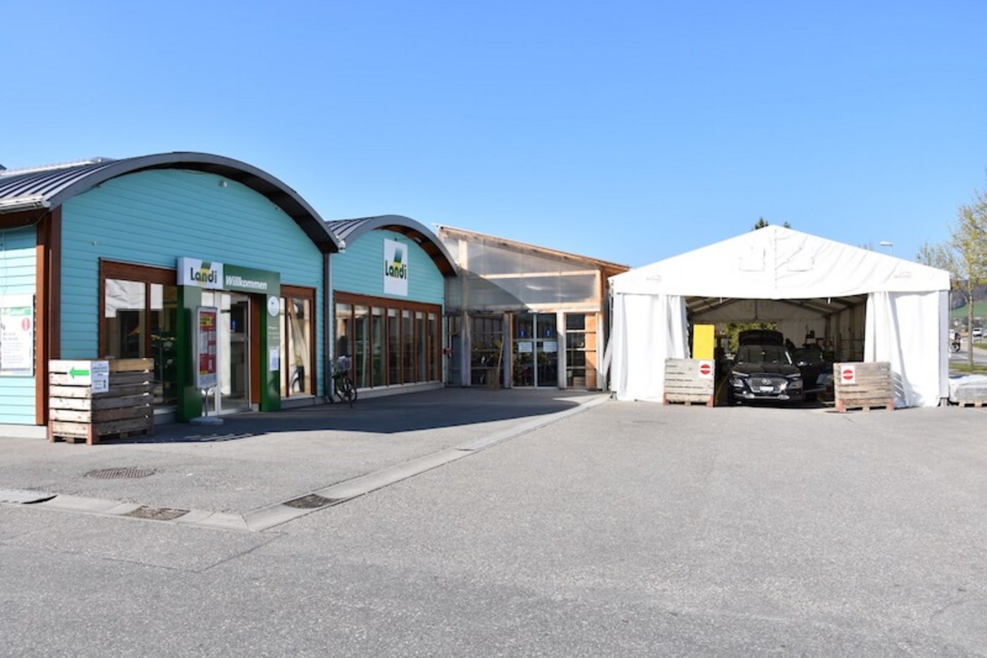 In der Coronakrise kämpfen die Landiläden mit besonderen Herausforderungen. (Bild jba)