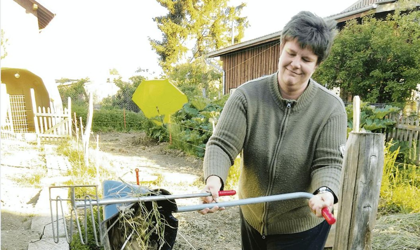 Monika Sommer und ihr Mann haben ihren Betrieb eigentlich schon lange ohne Herbizide bewirtschaftet. Seit Januar sind sie auch offiziell Bio. (Bild zVg)