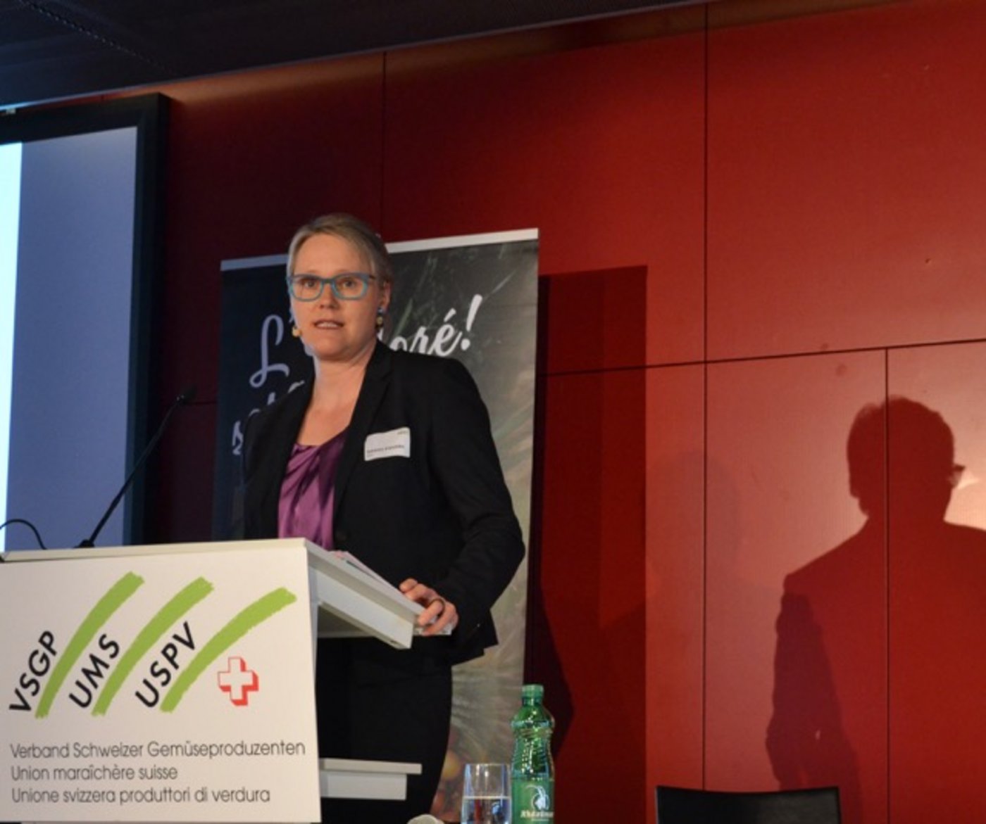 Franziska Schwarz vom BAFU ermutigte die Gemüseproduzenten, die Umwelt zu achten. (Bilder jba)