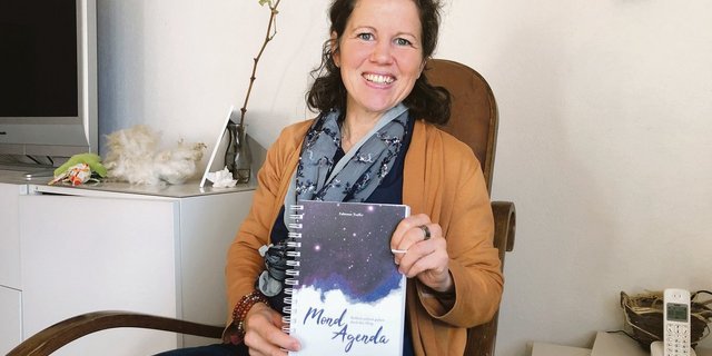 Fabienne Truffer hat eine eigene Mondagenda herausgebracht und gibt im Internet Mondwissen weiter. (Bild jw)