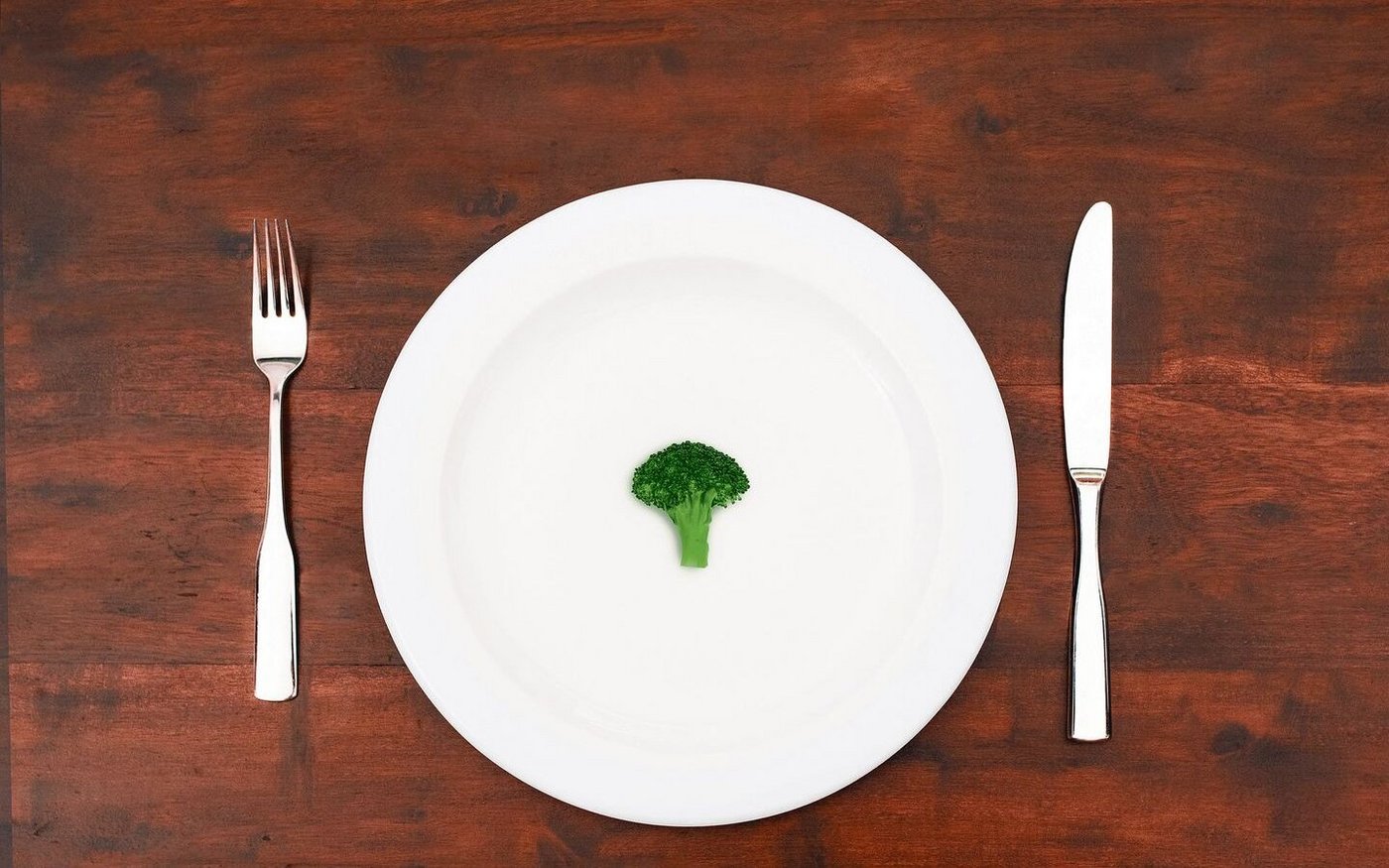Eine Zeit lang bewusst weniger Nahrung zu sich zu nehmen, ist für viele nicht  einfach, denn Essen hat viel auch mit der Psyche zu tun. Manchmal hilft ein sanfter Einstieg. 