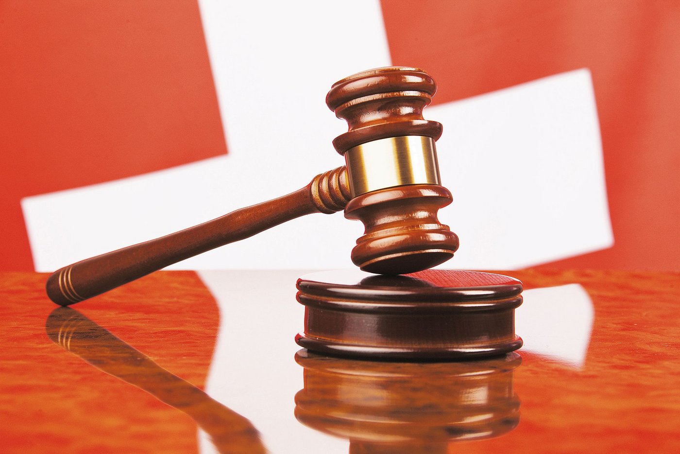 Die Rechtsexperten der Versicherung schätzen die Prozesschancen und -risiken ein und besprechen das weitere Vorgehen mit dem Versicherten. (Bild AdobeStock)