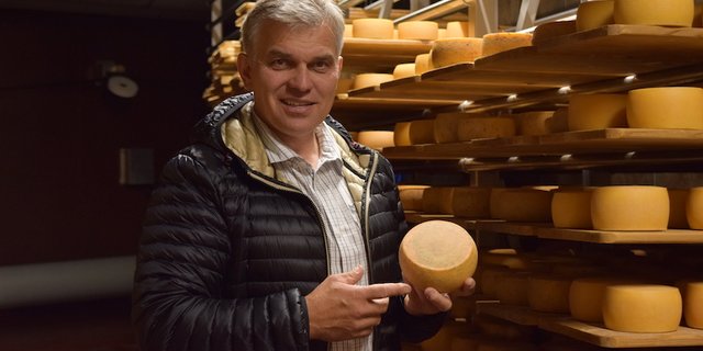 Marco Gadient freut sich über die Nomination für den Agropreis. Diese habe dem Restaurant einen Gästezuwachs beschert. (Bilder Stefanie Giger)