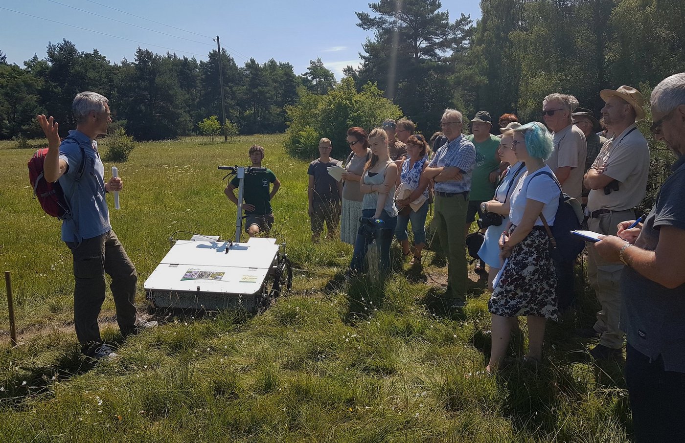 Der Wiesensaatguternter bei einer Felddemonstration. (Bild zVg)