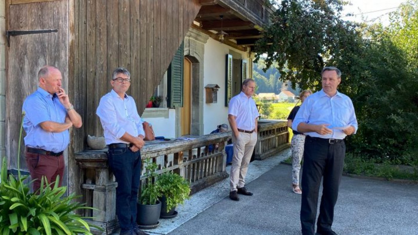 Kulturland und Natur könne man am effizientesten schützen, indem die Zuwanderung begrenzt wird, heisst es bei der SVP. (Bild svp.ch)