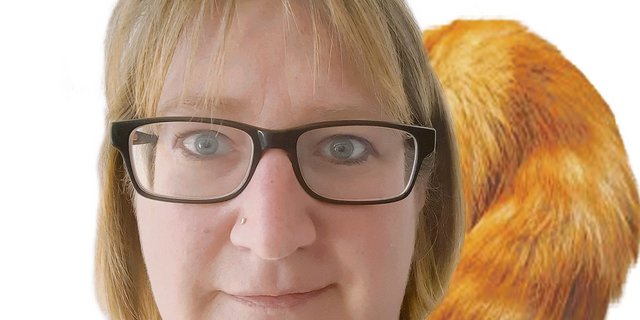 Redaktorin Andrea Wyss weiss, in der Kolumne Hühnergegacker, warum der Fuchs unbedingt ins Spital rein will. (Bild BauZ)