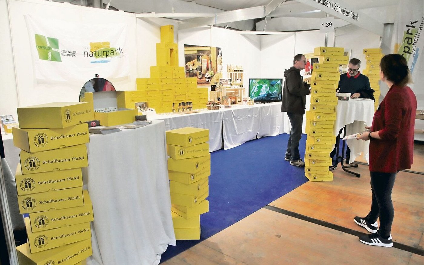 Das «Schaffhauser Päckli» mit einem breiten Sortiment an Spezialitäten aus dem Regionalen Naturpark.