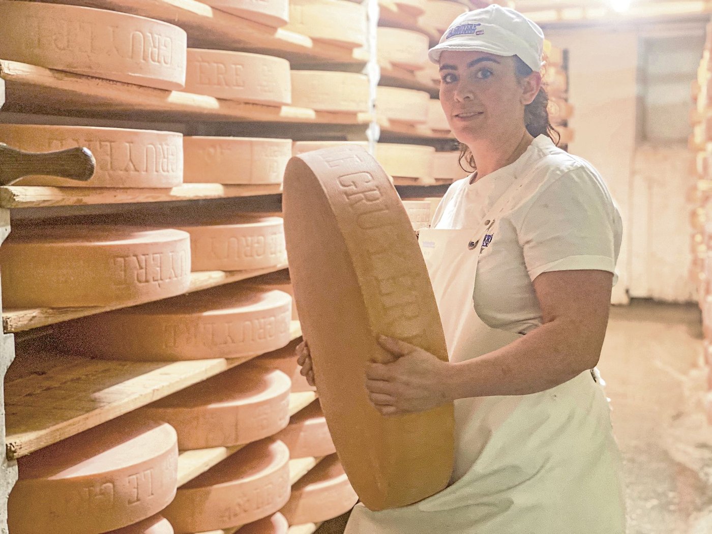 Daniela Weber übernahm im Sommer 2020 eine Käserei in Wünnewil FR, hat hohe Ansprüche an sich selbst und will ein Zeichen setzen. «Ich glaube daran, dass ich in einigen Jahren nicht mehr die einzige Frau bin, die in der Region eine Käserei führt.»(Bild sjh)