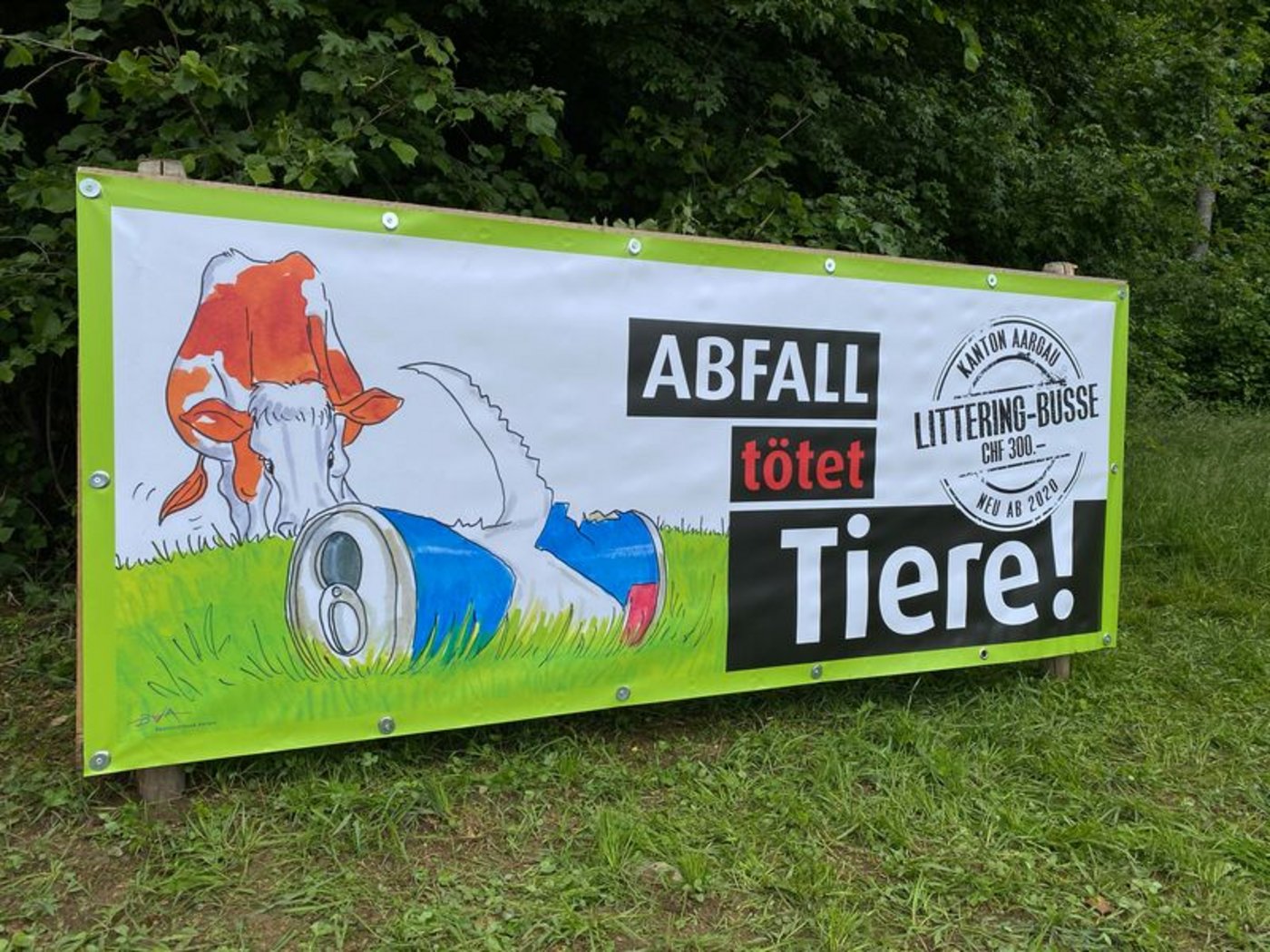 Die Blachen stehen ab sofort an über 50 Standorten im Kanton Aargau. (Bild BVA)