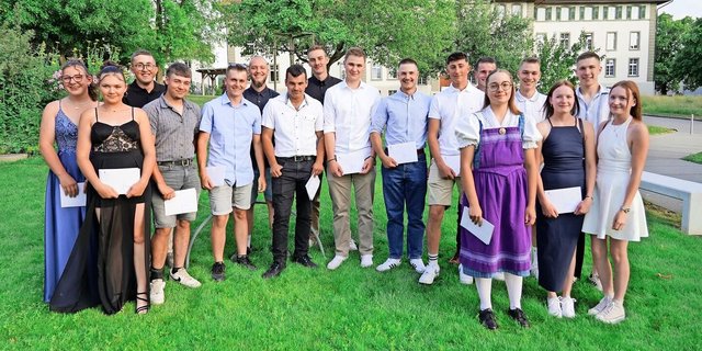 Auch sie haben das Eidgenössische Fähigkeitszeugnis erlangt: die Klasse 3C.