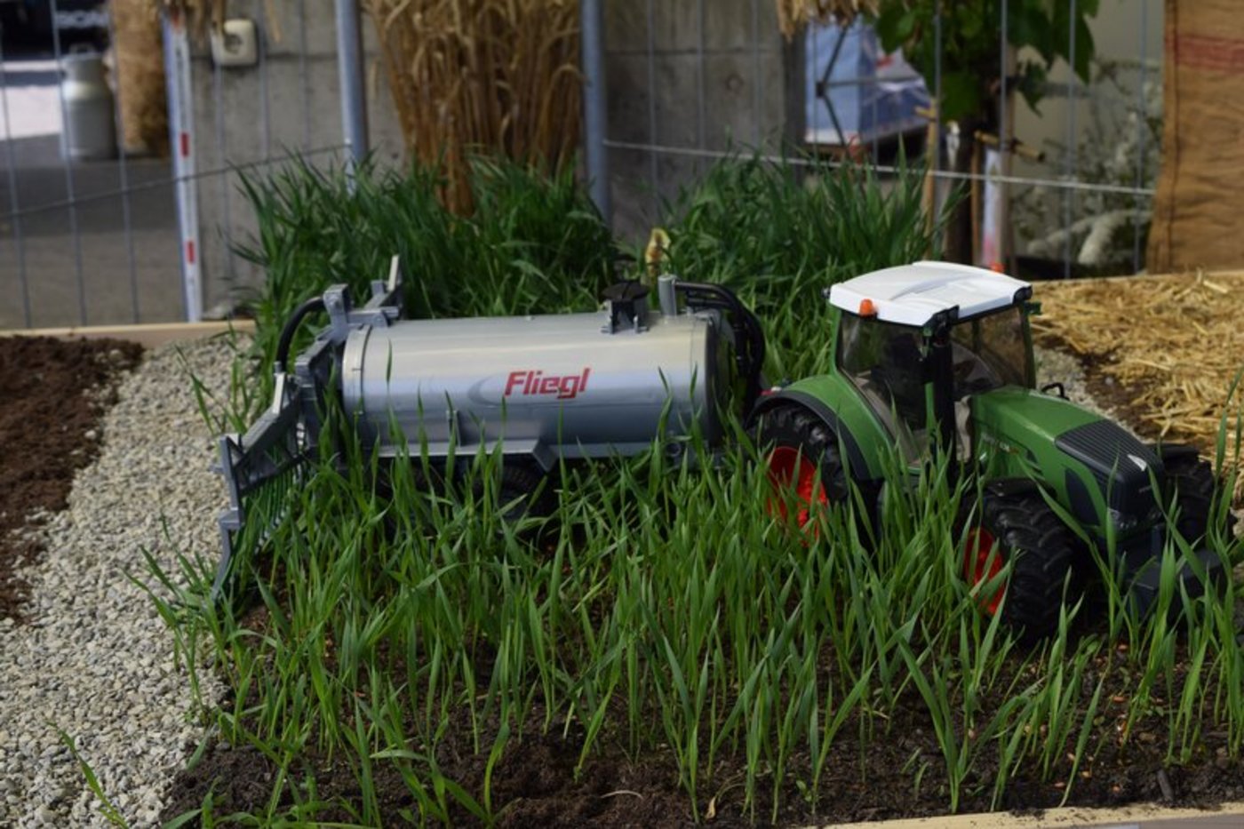 Vier Voraussetzungen, bei denen man auf das Ausbringen von Gülle verzichten sollte. (Symbolbild Stefanie Giger)
