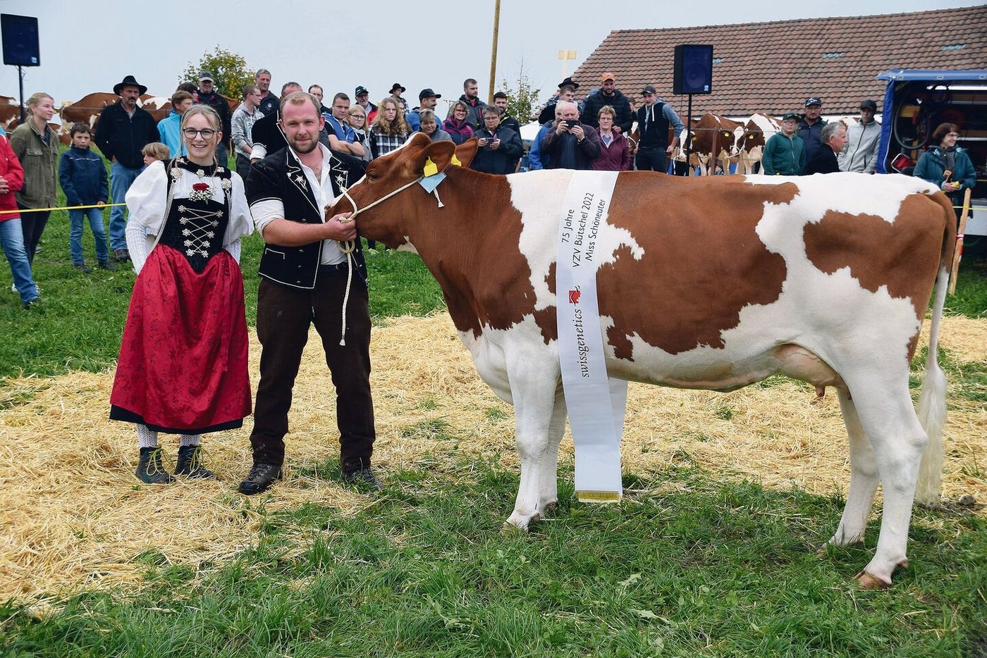 Miss Schöneuter: Pickel Rebeka (44 44 90), Fritz Messerli, Oberbütschel.