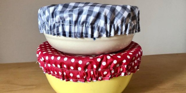 Flex-Cover für Schüsseln sind schnell genäht und mehrfach verwendbar. (Bilder Esther Thalmann)
