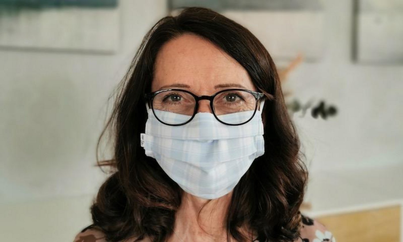 Bis vor kurzem kaum vorstellbar: Auch Schweizerinnen und Schweizer tragen nun Masken. (Bild SBV)