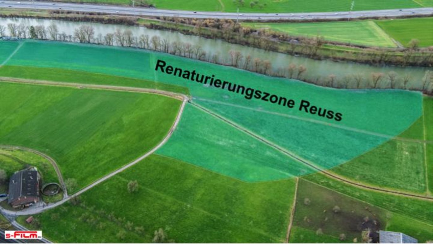 Einige Landbesitzer in Root, Gisikon und Honau haben die Flächen abgesteckt, welche das Ausmass des Projekts sichtbar machen.