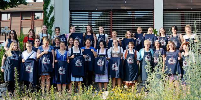 Die diesjährigen Absolventinnen. (Bilder Erika Lüscher)